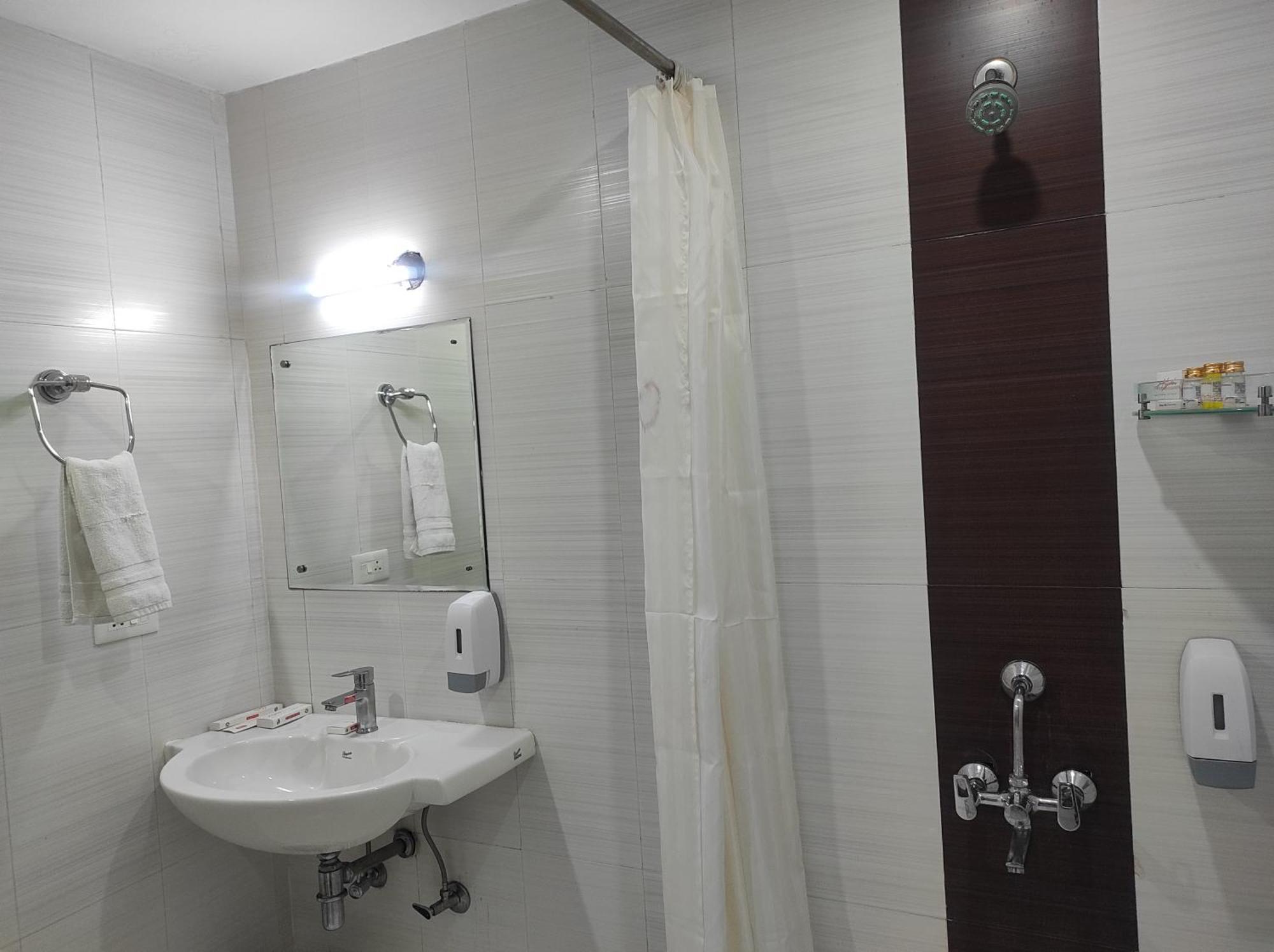 Hyphen Haridwar Grand Otel Dış mekan fotoğraf